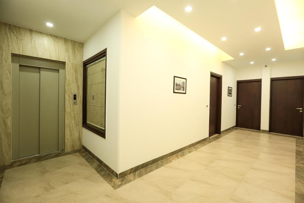 Css Abode Hotel Noida Exterior foto